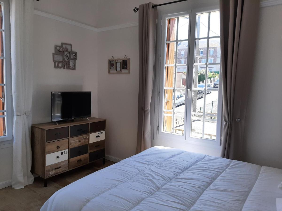 Au Gre Des Marees, Appartement Face A La Mer, Classe 3 Etoiles Ault Εξωτερικό φωτογραφία